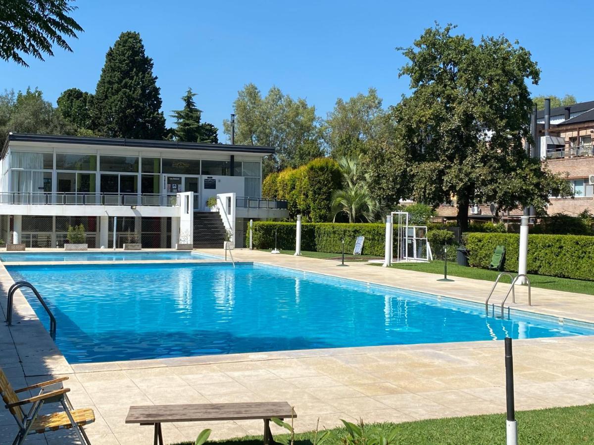 Apartamento En Country Pilar Piscina Parrilla Propia Hasta 4 Personas المظهر الخارجي الصورة