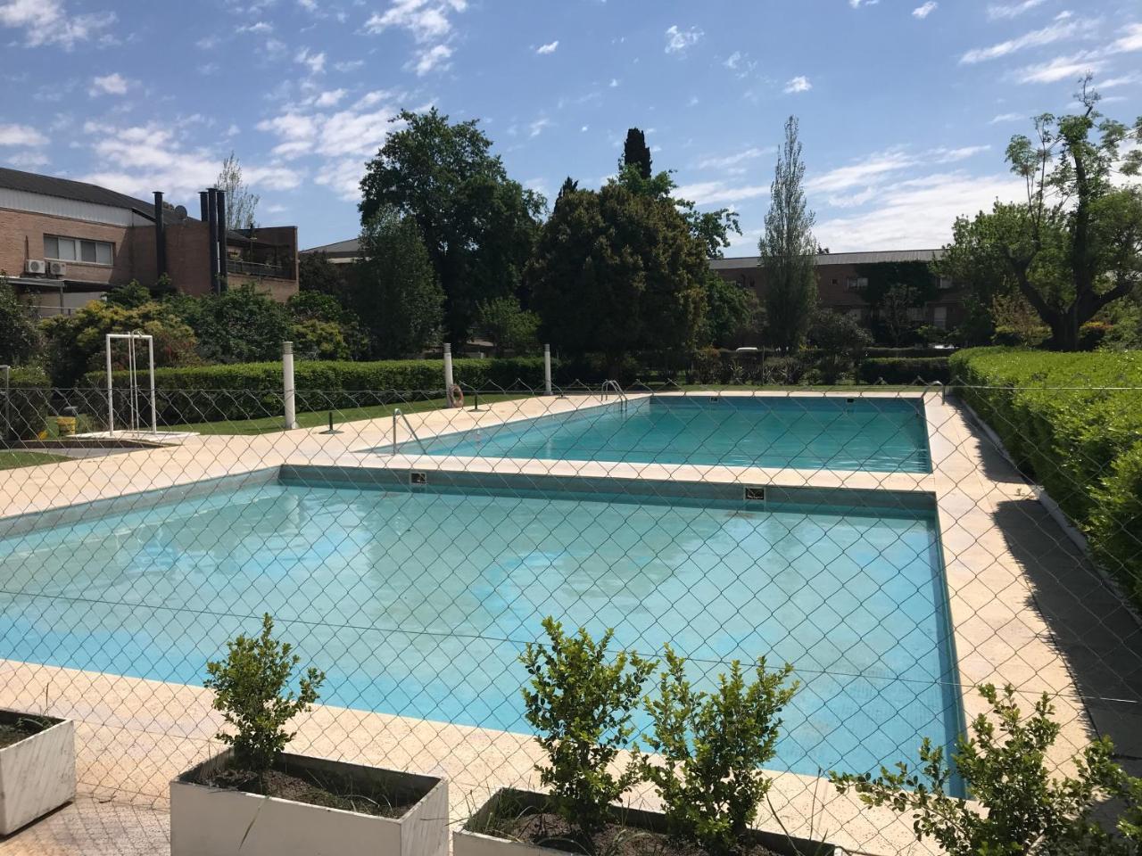 Apartamento En Country Pilar Piscina Parrilla Propia Hasta 4 Personas المظهر الخارجي الصورة