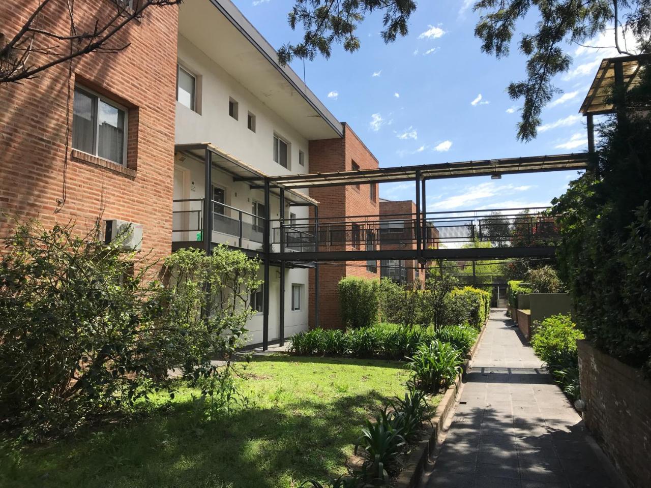 Apartamento En Country Pilar Piscina Parrilla Propia Hasta 4 Personas المظهر الخارجي الصورة